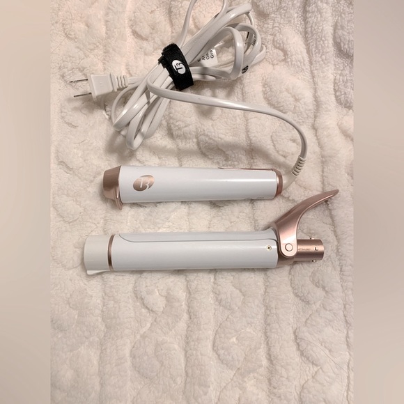 COPY - T3 Curling Iron 1 1/4 inch - Picture 2 of 4